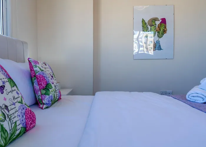 Sapphire\'S 2-Bedroom Apartment In Larnaca