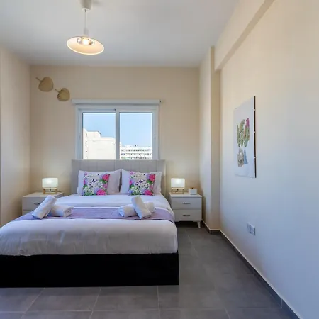 Sapphire'S 2-Bedroom Apartment In Larnaca Dış mekan fotoğraf