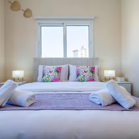 Sapphire'S 2-Bedroom Apartment In Larnaca Dış mekan fotoğraf