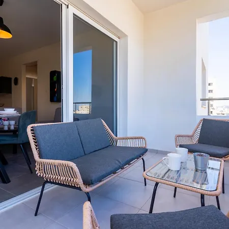 Sapphire'S 2-Bedroom Apartment In Larnaca Dış mekan fotoğraf